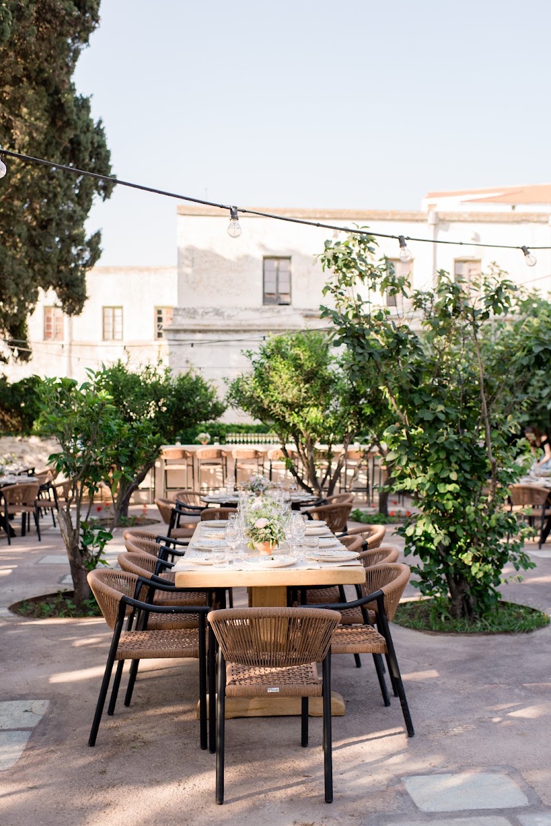 Serviam — Restaurants Τήνος (1/8)