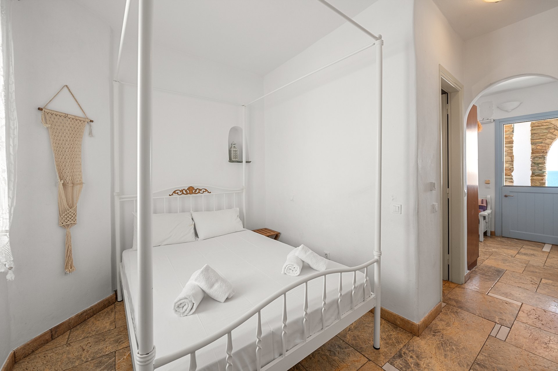 Room 5 - Cycladic - 10