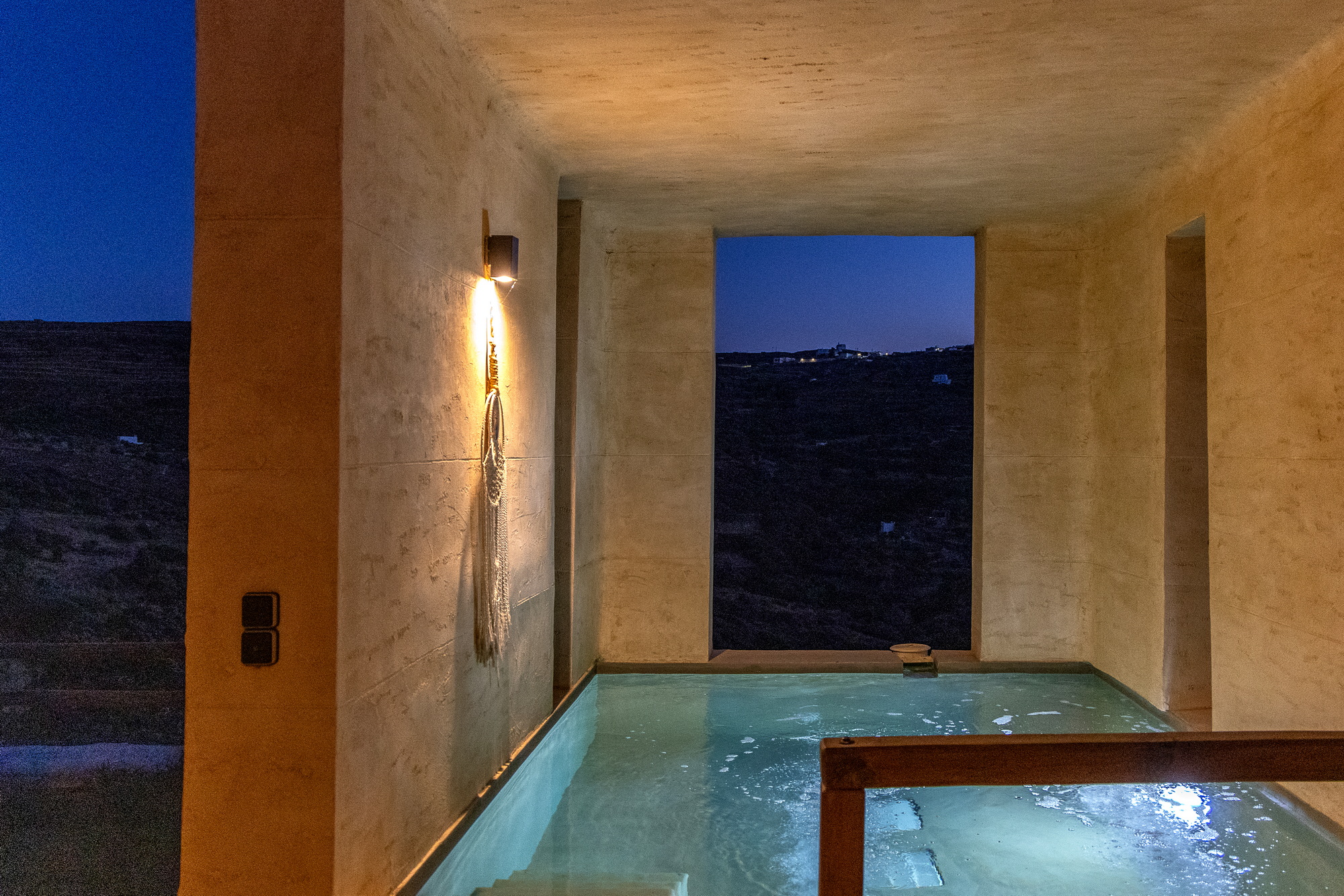 Private infinity pool and luxury villas in Tinos to rent overlooking the Aegean Sea