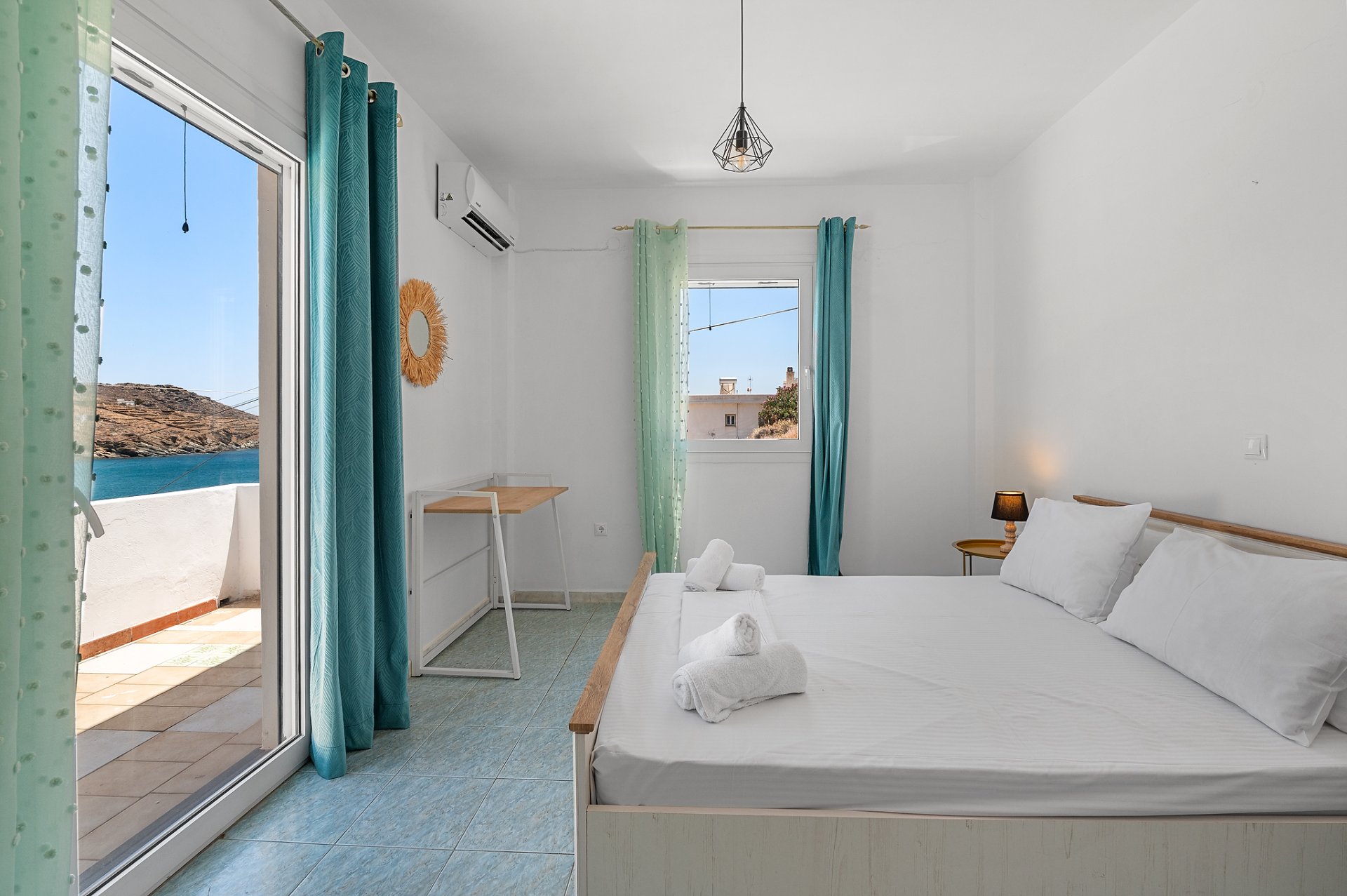 Seafront property for 9 - 4